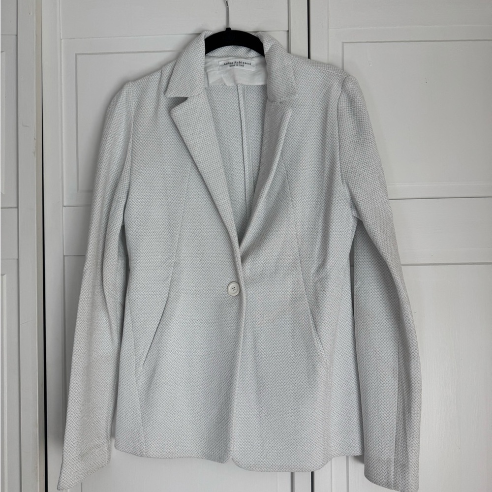 White Blazer made in Italy size 44.